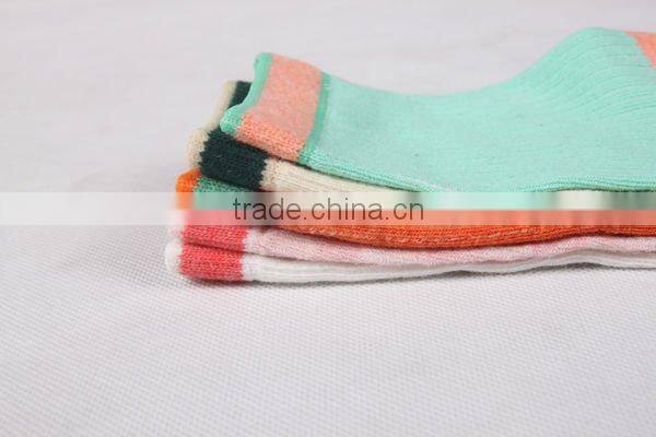 Women solid color ankle socks