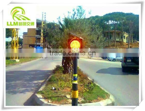 Wholesale LED solar powered yellow flashing warning traffic light