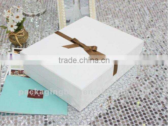 Elegant gift packaging box