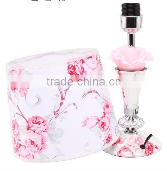 Contemporary Lamp Post Decorations E27