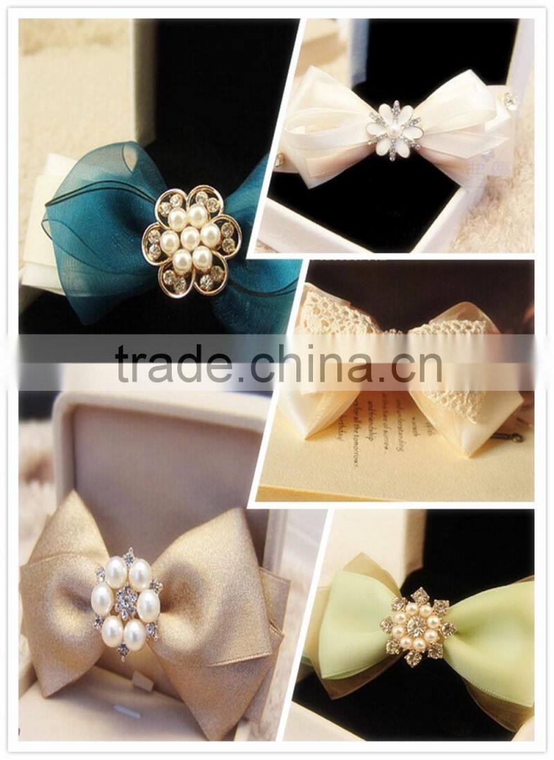 Wholesale High Quality Gold Shinning Alloy Rhinestone Button for Garment in Bulk