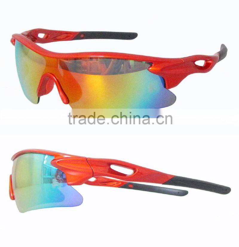 Red half frame sports glasses, comfortable black gloves, any movement are applicable