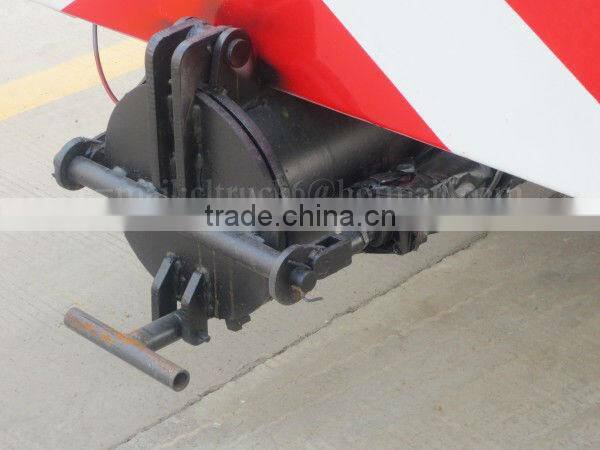 Dongfeng 4*2 Fecal Suction Truck for Sale 12000 Liters with Sprinkling Function