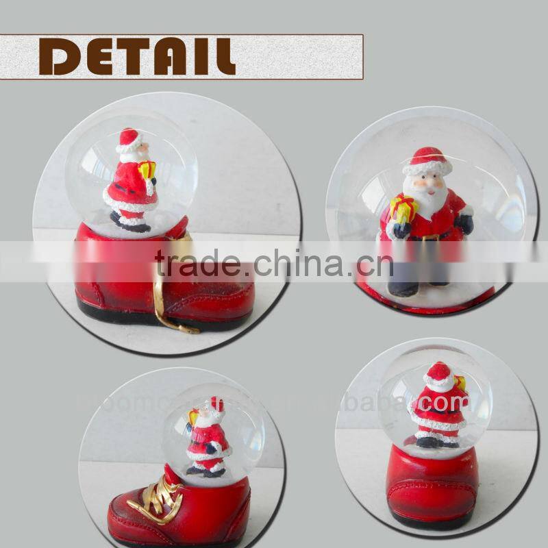 Hot selling christmas decorative resin water globe