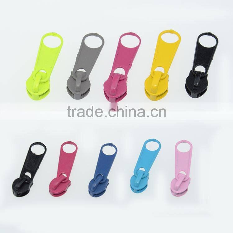 Hot Sale Cheap Colorful Nylon Zipper Long Puller Zipper Sliders