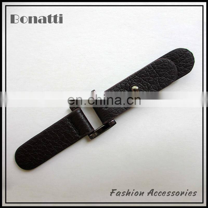 PU leather toggle button with rivets