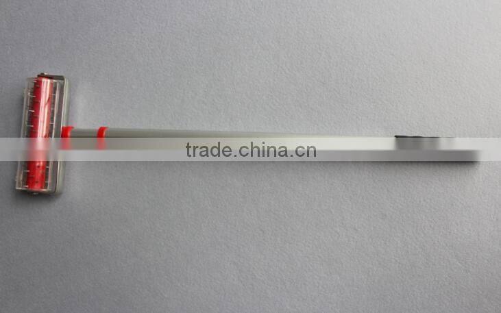 Toothed roller brush with aluminium alloy handle