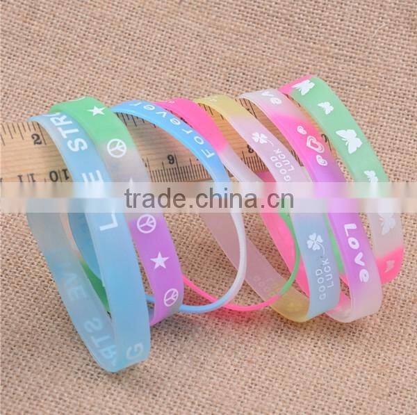 Cheap environmentally friendly fashion silicone bracelet/customized silicone bracelets