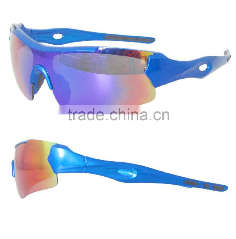 Red half frame sports glasses, comfortable black gloves, any movement are applicable