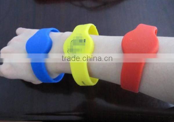 Hot Sale NTAG213 Chip RFID Silicone Wristband
