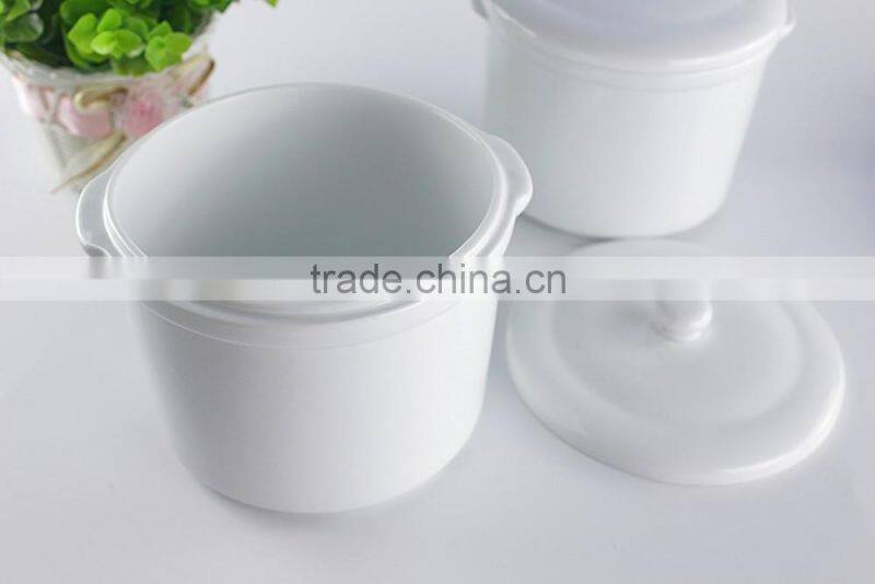 China factory wholesale plain white ceramic porcelain glazed stew pot, soup tureen with lid , serving cooking pot