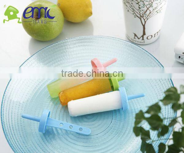 Oval set of 4 plastic ice cream mould with color handle