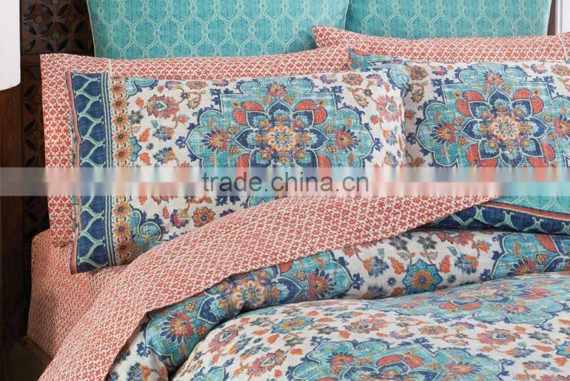 Bringing together a beautiful mix of antique and contemporary details Quilt Cover