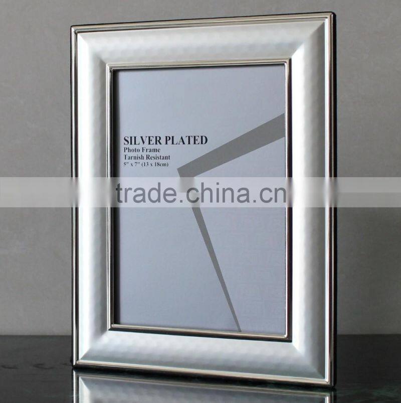 SIMPLE DESIGN PHOTO FRAME