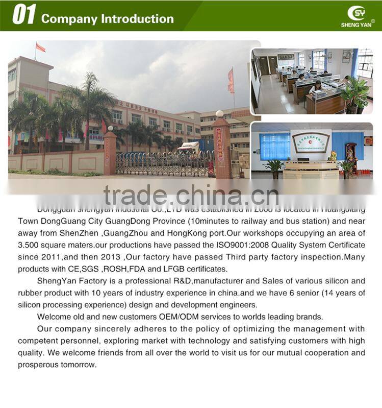 ECO-friendly silicone collapsible lunch box equipped with a fork