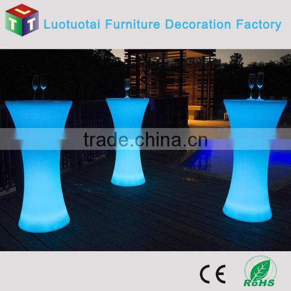 Round cocktail table with 16 color change