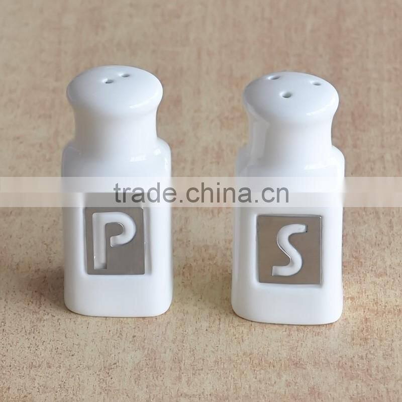 ceramic salt & pepper shaker set, salt and paper shaker, black and white salt and pepper shaker