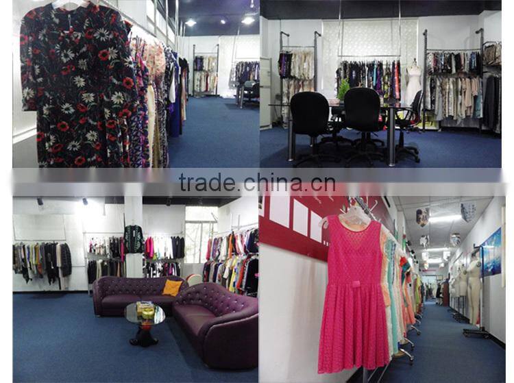 Woman Charming Lady Fashion Black Mesh Skirt with Golden Foil