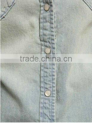 2016 fashion slim fit long sleeves washed denim shirt for girls with two pockets on the chest