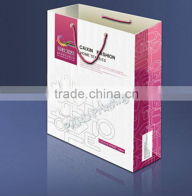 Gift bags with die-cut handle