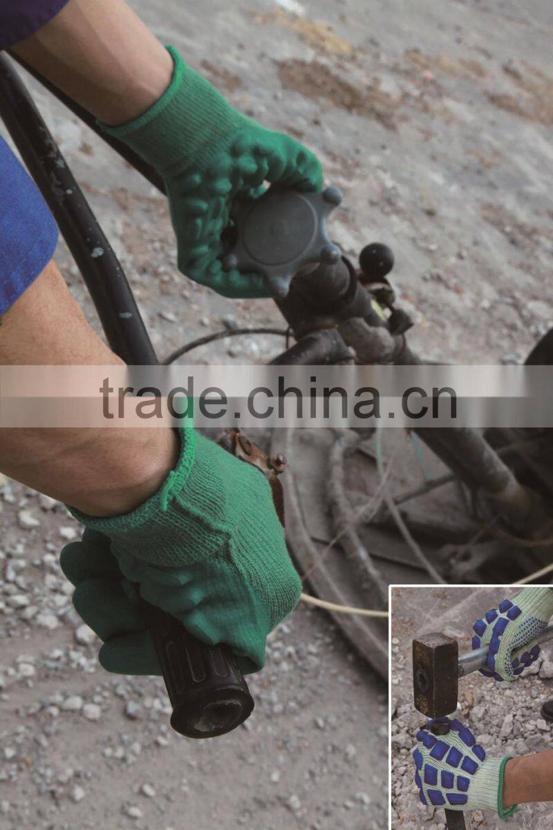 Anti-Vibration Cotton Shell with Latex Coated safety gloves at construction site