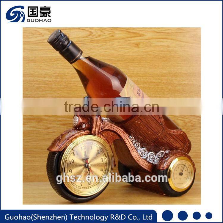 2017 new hot sale cheap triangle table clock