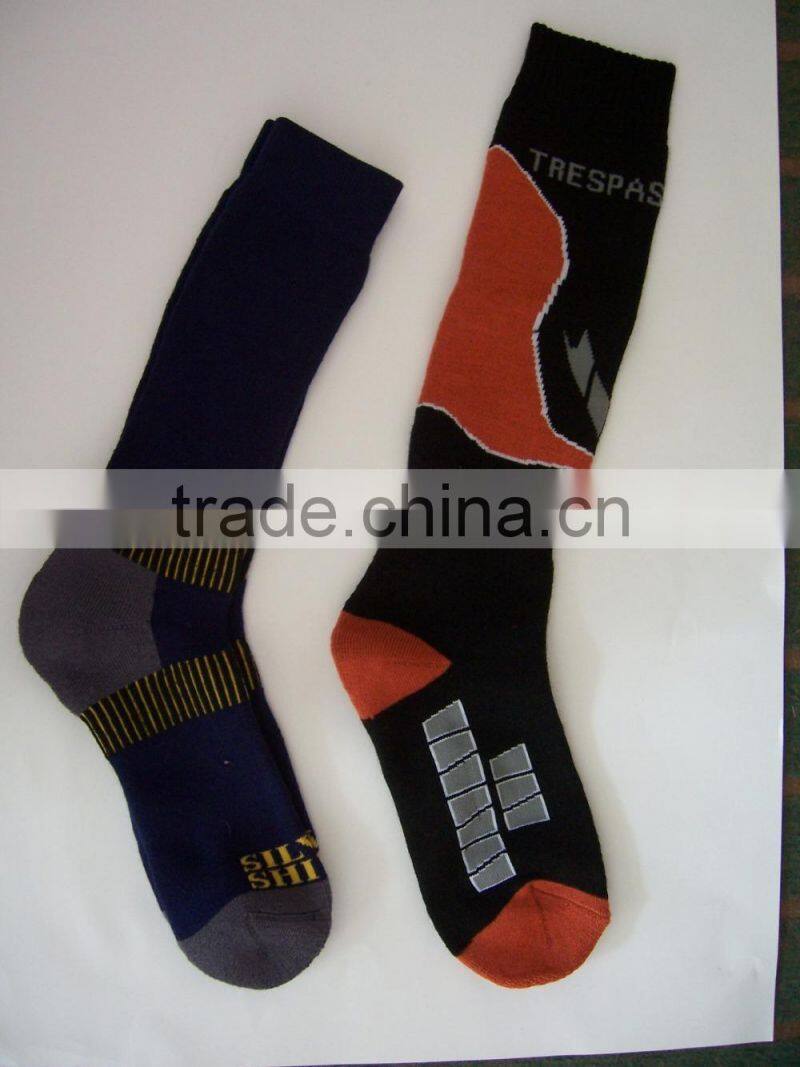 Jacquard combed cotton socks for men