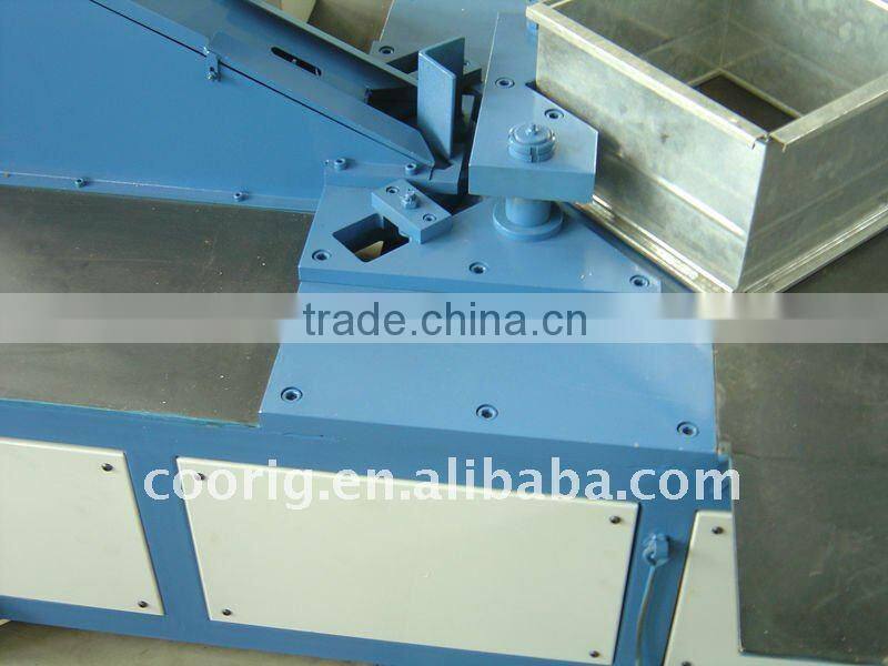 Pneumatic Corner Machine