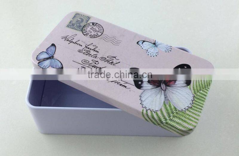 Empty lip balm tin container