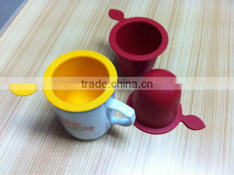 silicone tea infuser with maple leaf handle