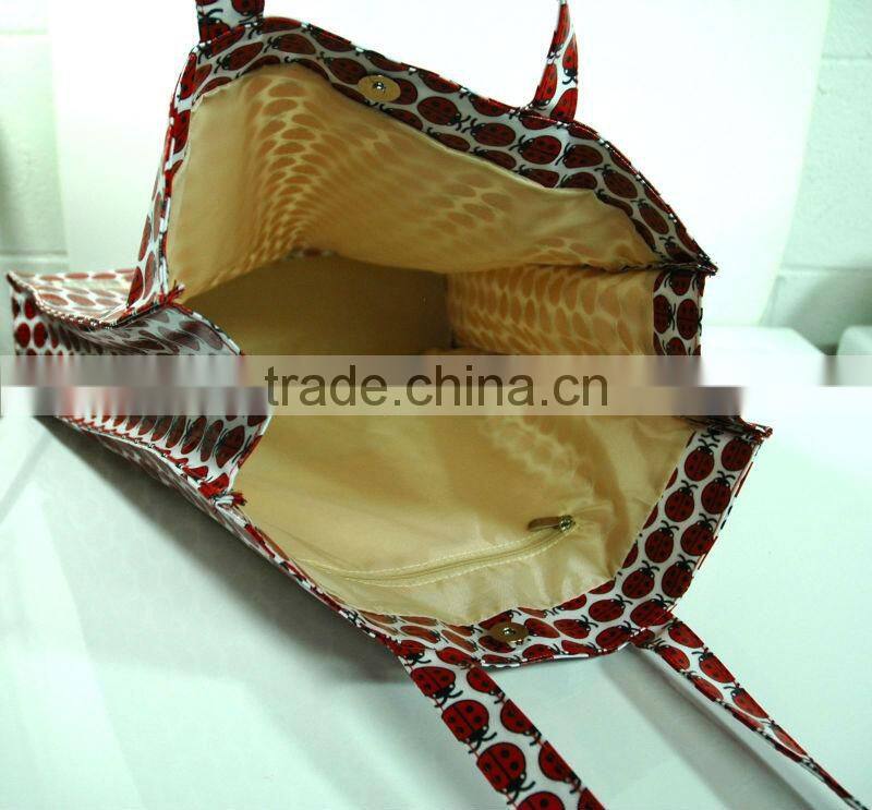 CHILD'S CHILDREN'S PVC COATED COTTON BAG WITH GUSSET - PENGUINS FLYING KITES