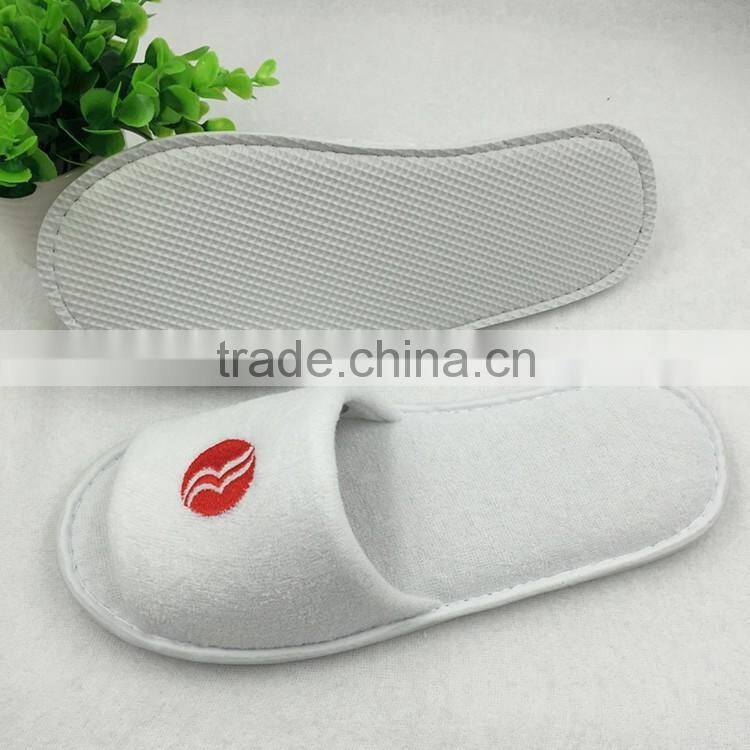 wholesale terry custom cheap hotel slippers manufacturer with embroidery logo