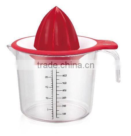 2016 New Design Hand Use Plastic Fruit Squeezer Orange Juicer Juice Squeezer with Juicer Cup