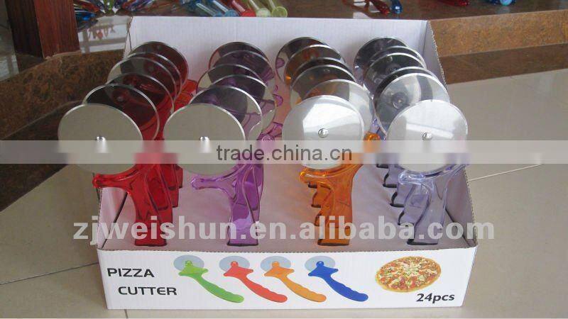 plastic pizza /cake cutter