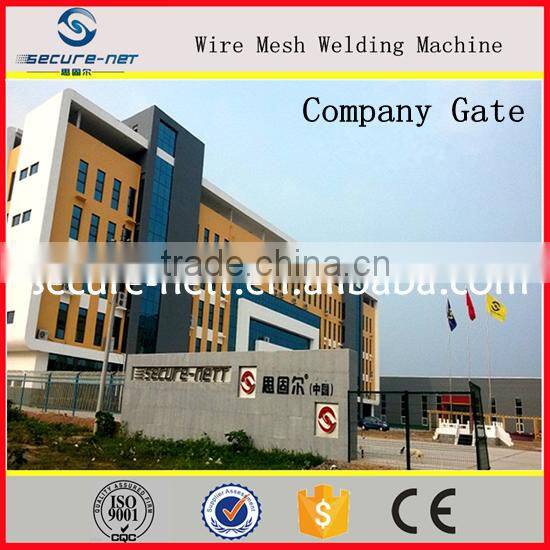 Hexagonal woven wire mesh machine