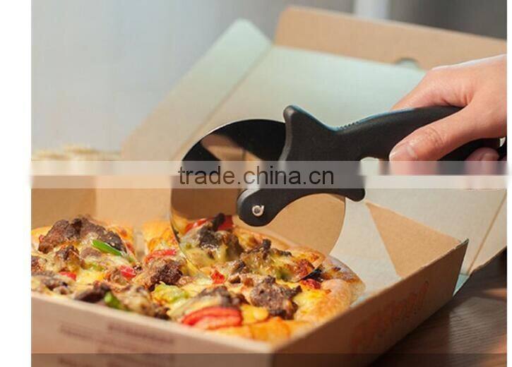 CY135 Stainless Steel Pizza Cutter with handle Pizza Knife