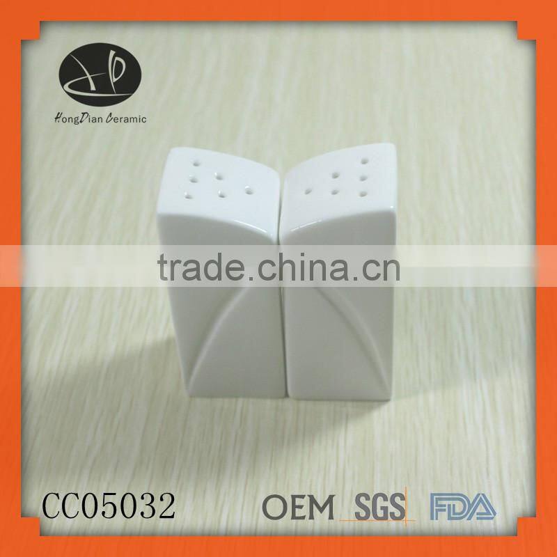 salt and pepper pot,wholesale salt and pepper shakers,porcelain salt pepper shaker, 2015 new design salt shakers