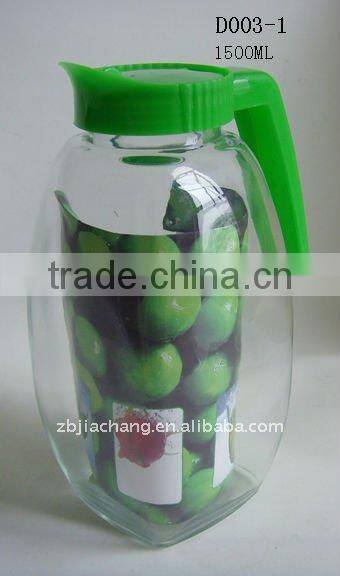 square glass beverage jar with plastic lid