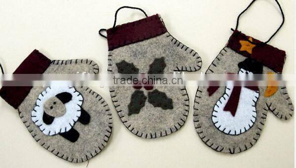 Hot best selling new products alibaba china fabric bulk handmade felt diy custom three kinds of gloves hanging christmas fabric