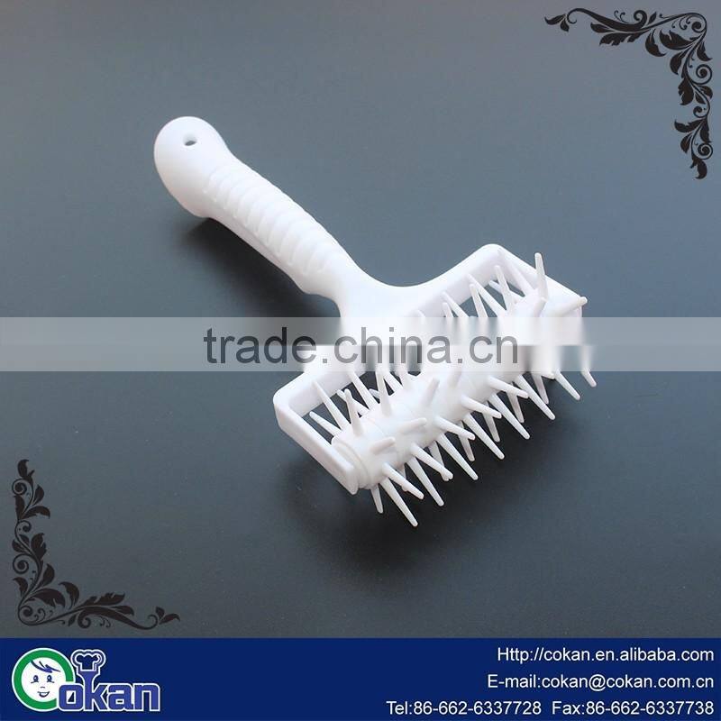Bakeware plastic pizza pie pastry dough Hole Puncher/ pastry dough roller
