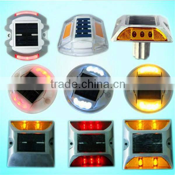 Wholesale LED solar powered yellow flashing warning traffic light