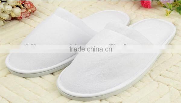 N178 White Comfortable Hotel Disposable Slipper Fits All Size White & Yellow Color