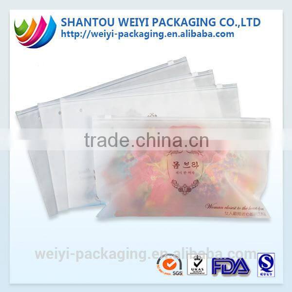 Resealable packaging bag for clothing transparent