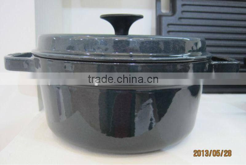 cast iron oval casserole