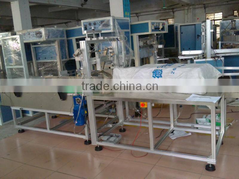 Bottle bagging machine