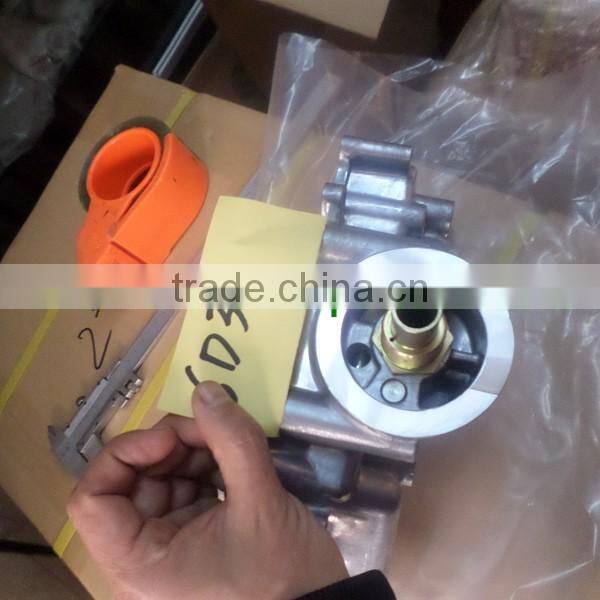 6D31 ME088928 OIL COOLER COVER