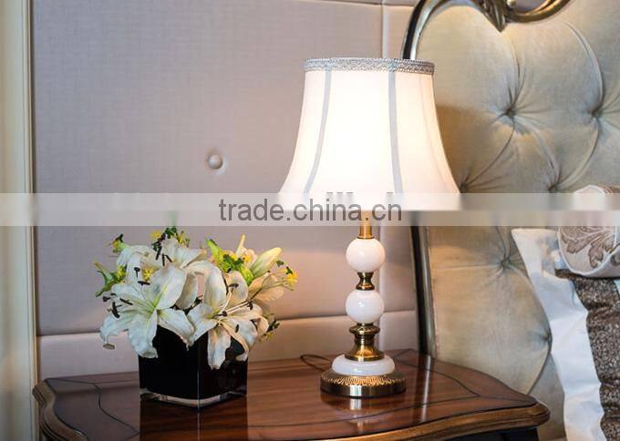 European style metal carving decoration white color lampbody fabric lampshade home use table lamp