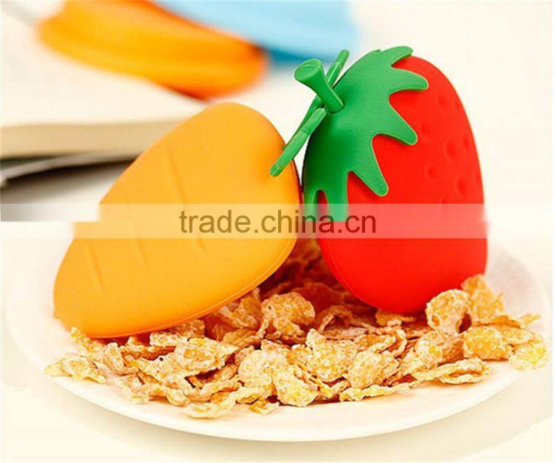 New Design Strawberry Silicone Key and Coin Bag Key Holder promotion gift