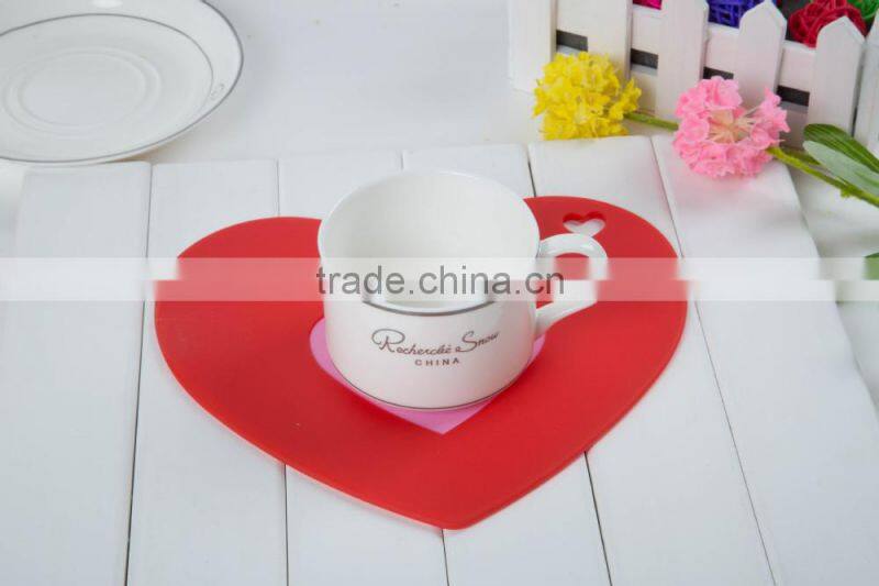 Good quality heart shape silicone kitchen mat/pad