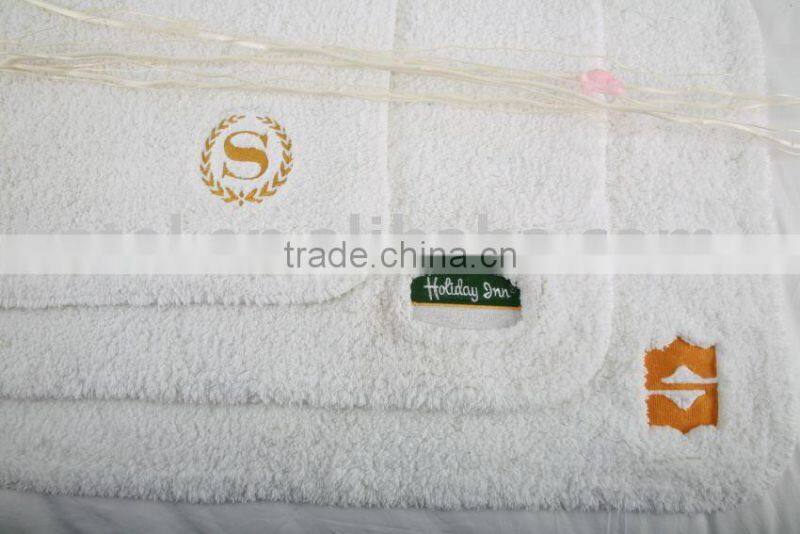 Hand Tufted Shaggy Hotel Bath Mat With Logo